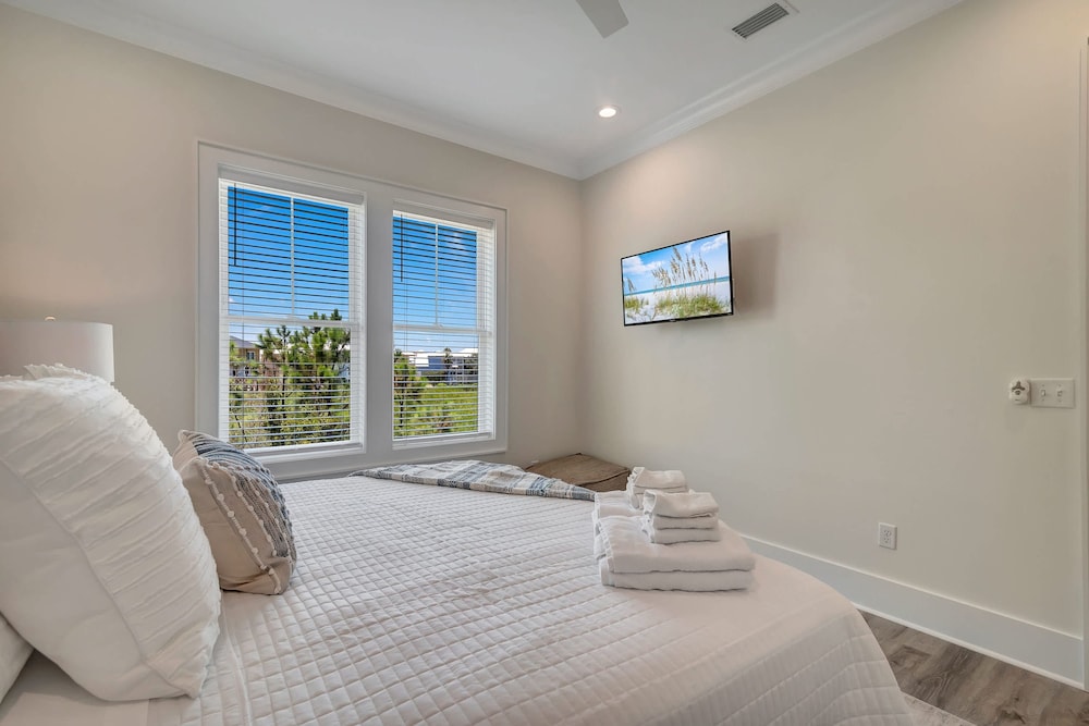 Azure Horizon Beachfront Charm in Gulf Shores
