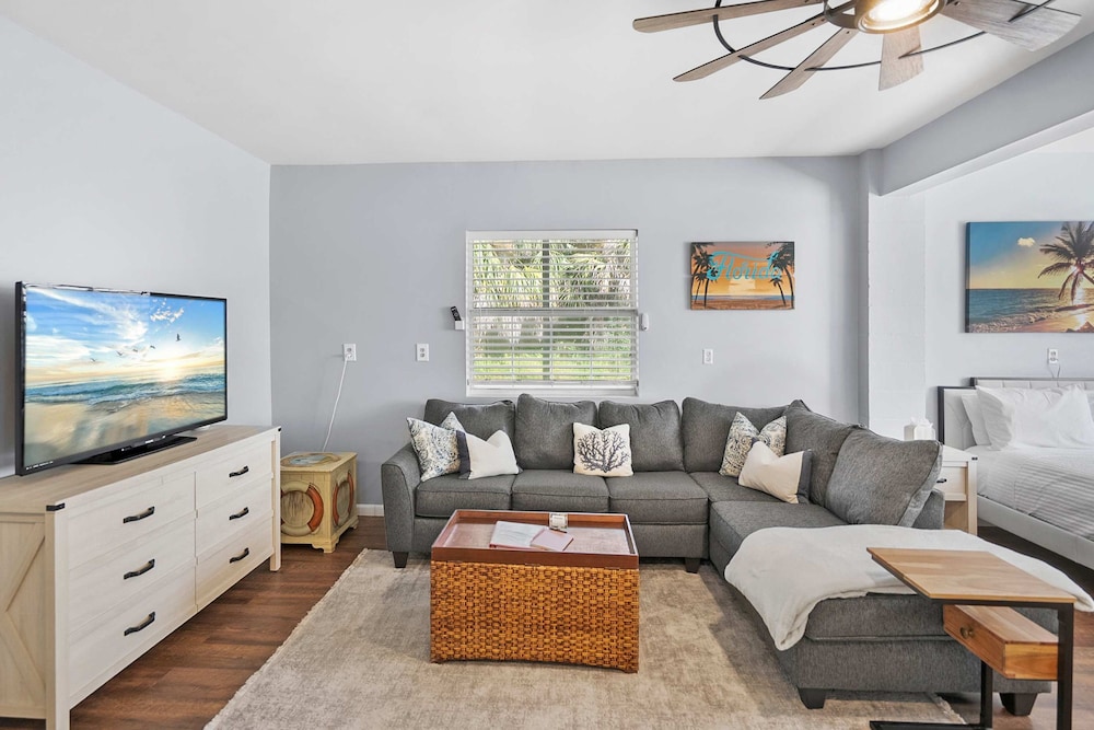 Serene Matanzas Beach House Half A Mile to Sand