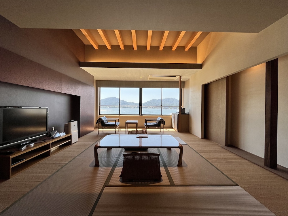 Itsukushima Iroha