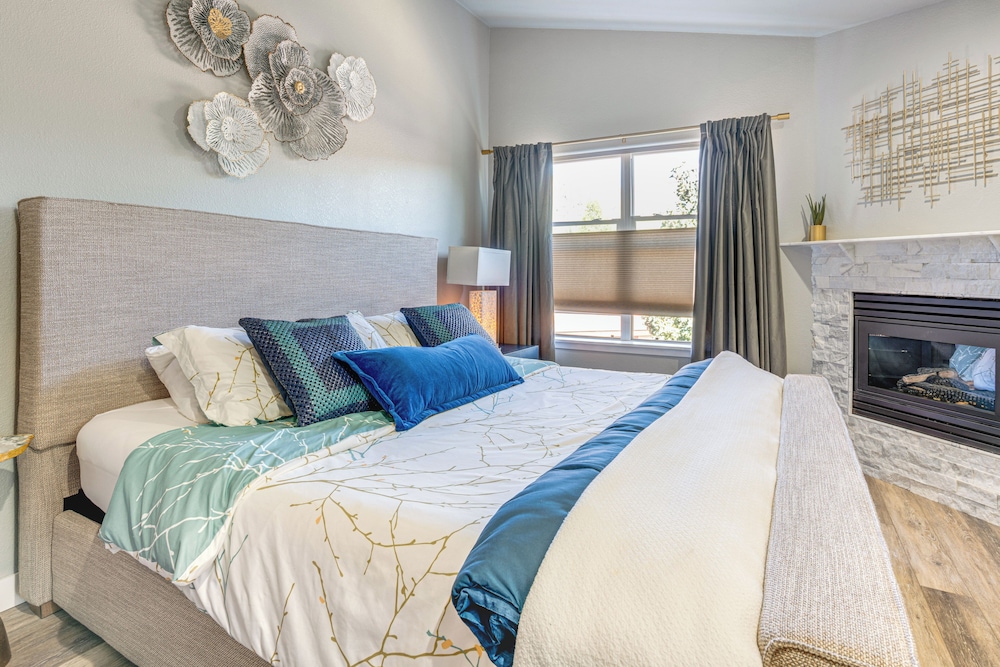 8 Mi to Copper Mtn: Frisco Home w/ Shuttle Access