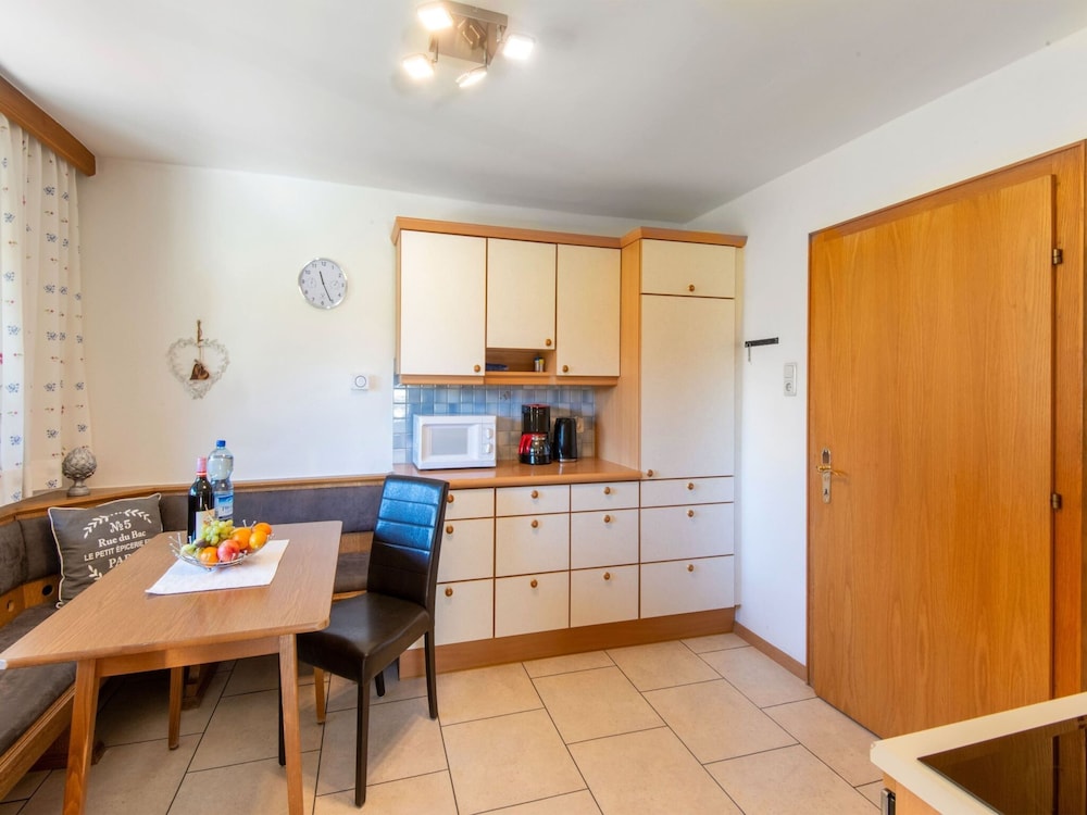 Spacious Apartment in Stuhlfelden near Ski Area view 3