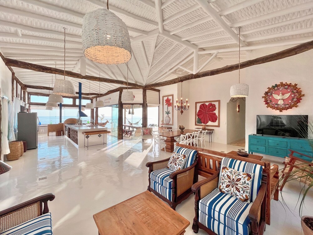 Blow Show Casa III Guest House