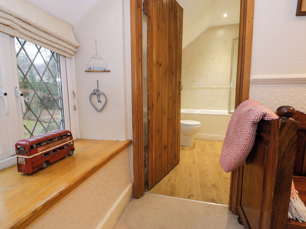 Glandwr Cottage