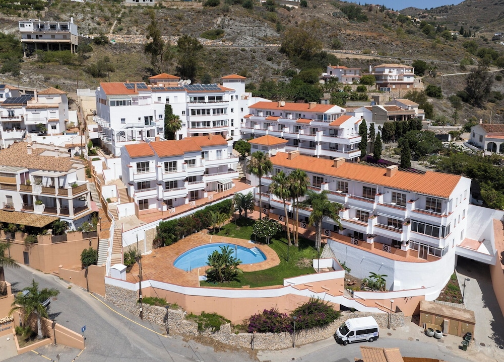 Hotel APARTAMENTOS TROPICALIA ALMUÑECAR - Image 1