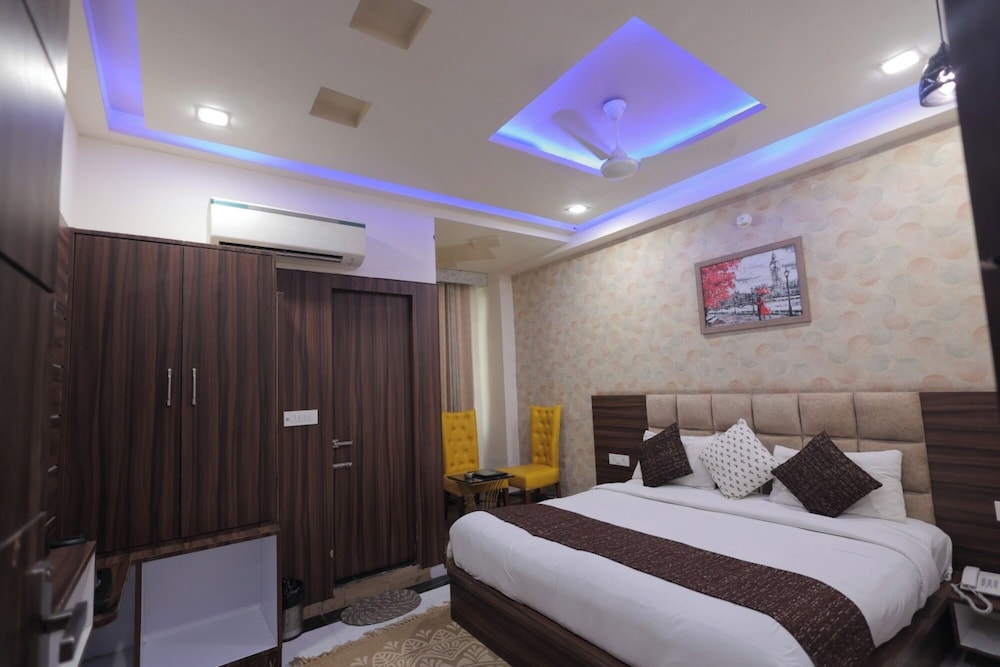 HOTEL SRG INN