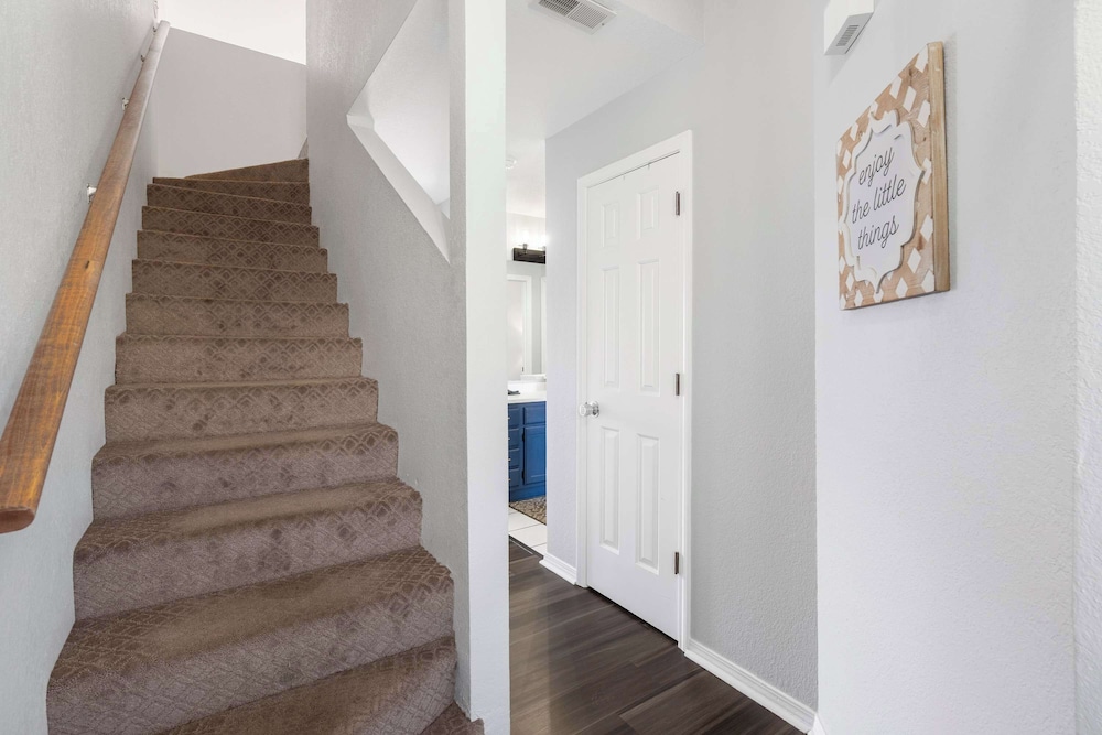 The Lazy Loft Stay for 4!
