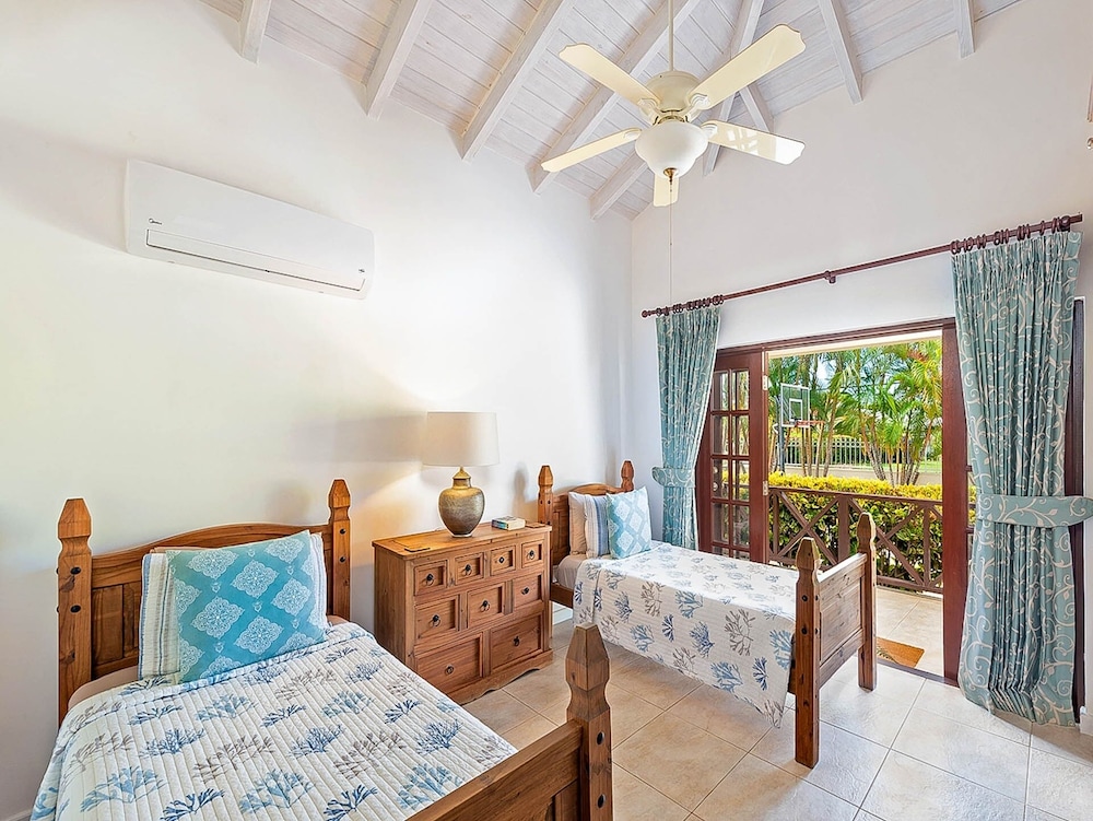 Gibbs Glade Villa 4 Bedroom Home by Bluescape