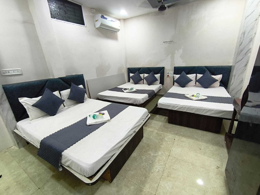 Shri Radha hotels