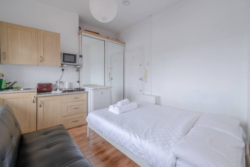 Bright & Quaint Studio Flat - Hornsey!