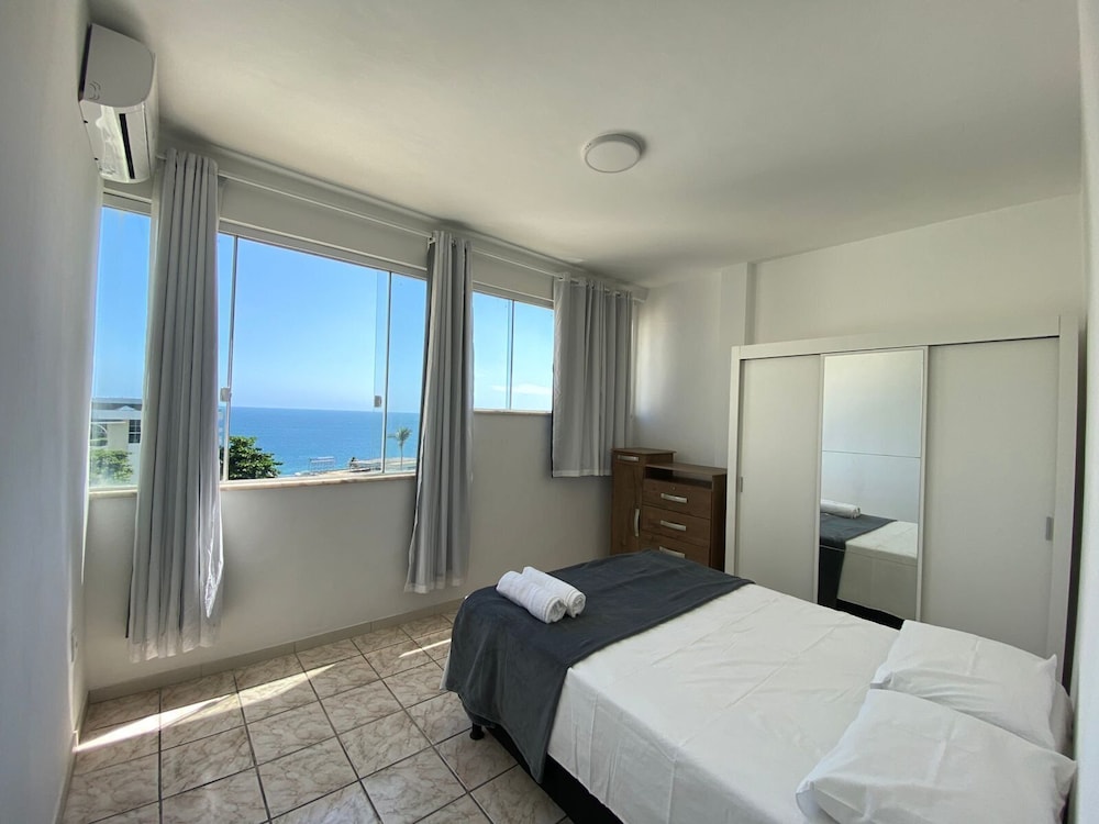 3-bedroom Apt and Ocean View Edi0302