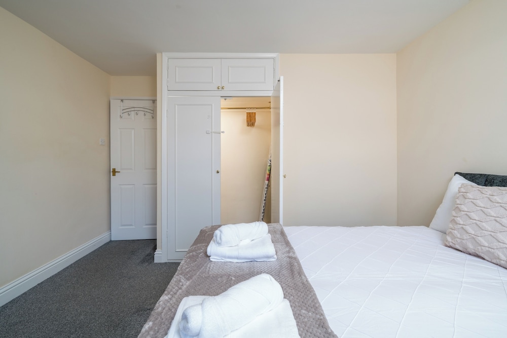 Redhill Retreat - Cozy 2 Bedroom Apartment