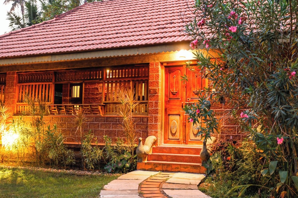 Neelambari Ecotourism Thrissur Aratupuzh