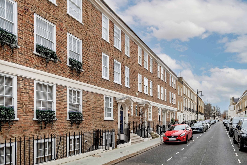 Gorgeous 3 bed House in Sloane Square With Garden