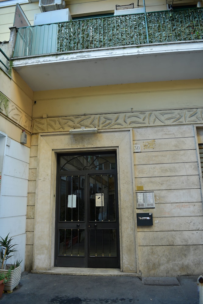 IzzHome La Signorina