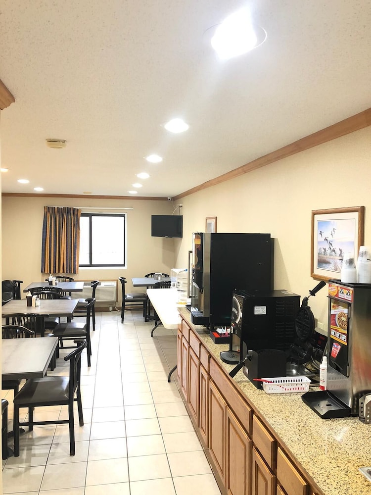 Denison Inn & Suites