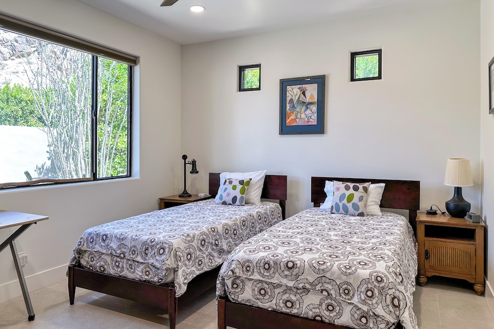 Renovated Cholla House 4 Mi to Dtwn Palm Springs