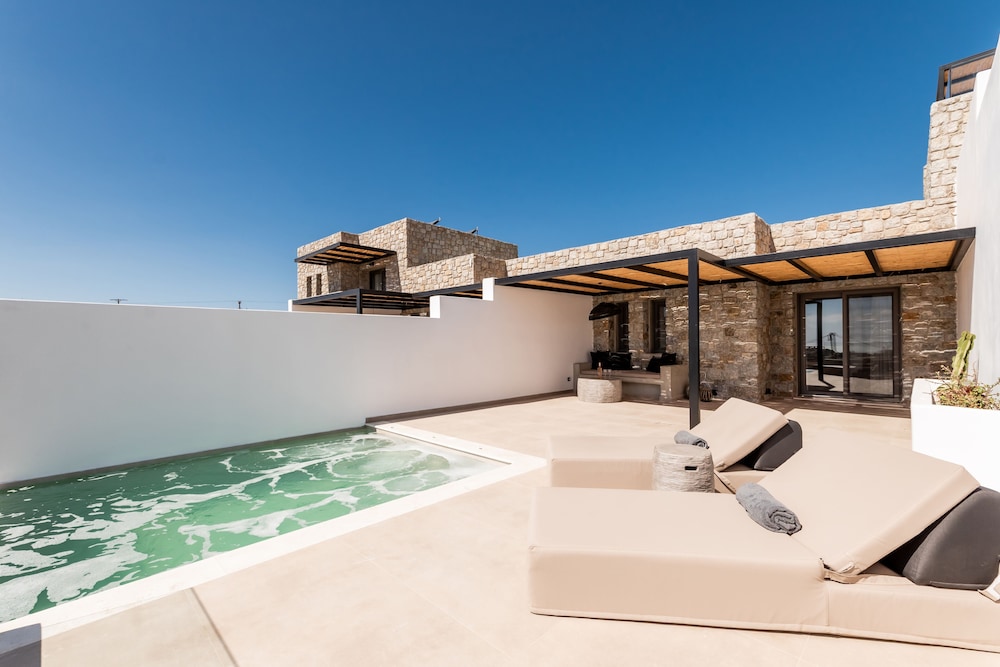 Evi Suites & Villas