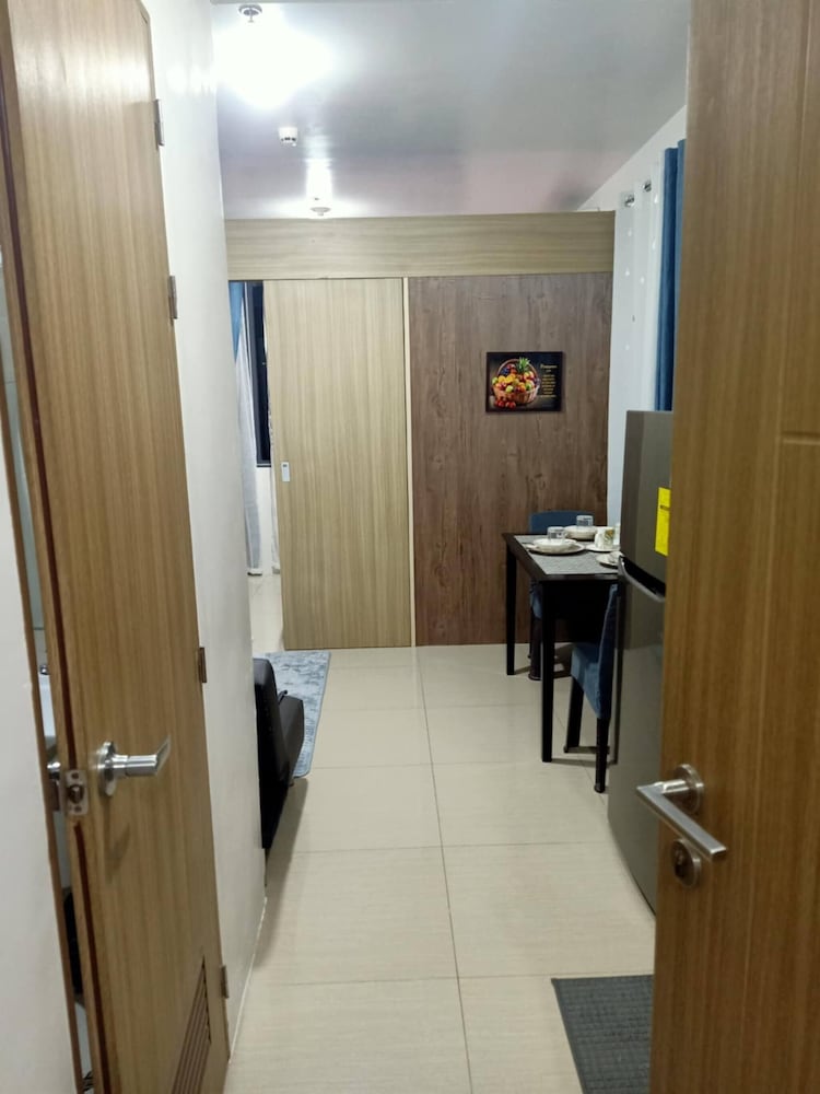 Len's Den2 1BR Condo Mall of Asia, Pasay Manila
