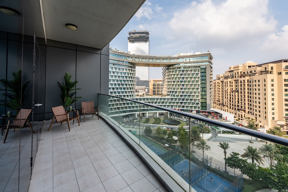 Stunning 3BR at the Palm w Beach Access