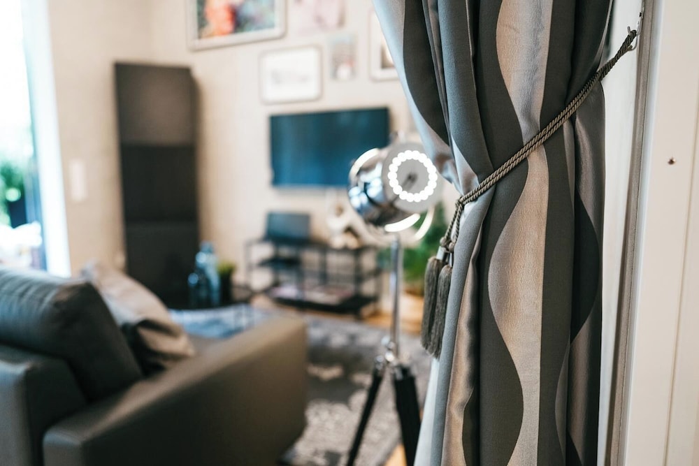 YoHome - Luxury Downtown Apartment