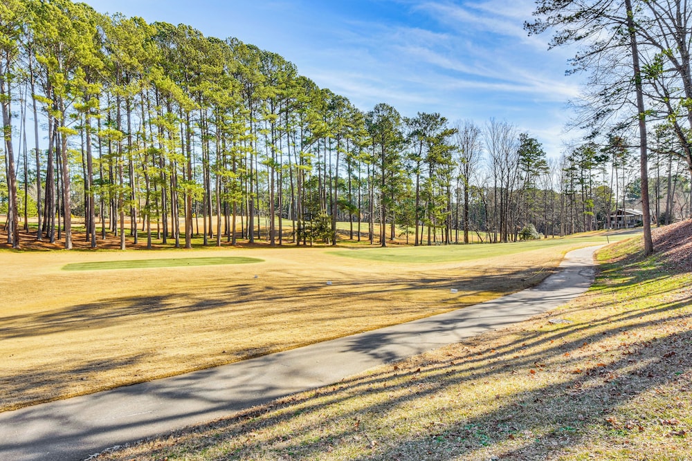 Golf Course View: Modern Keowee Key Condo!