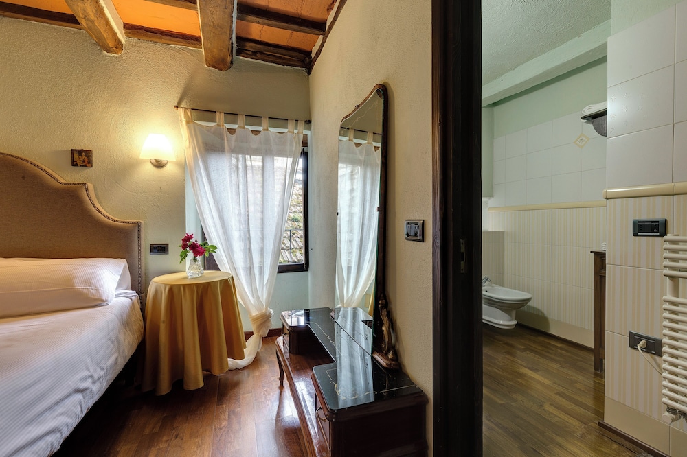 Entire Hilltop Villa With Private Pool In Palazzuolo Sul Senio