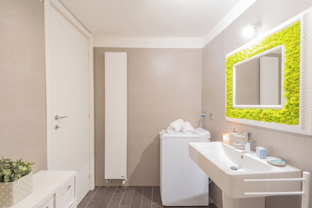 The Green Nest by Lake Como by Rent all Como