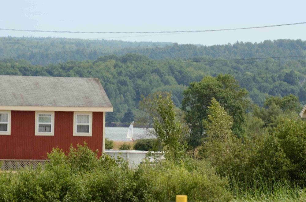 Crown Cove Cottages