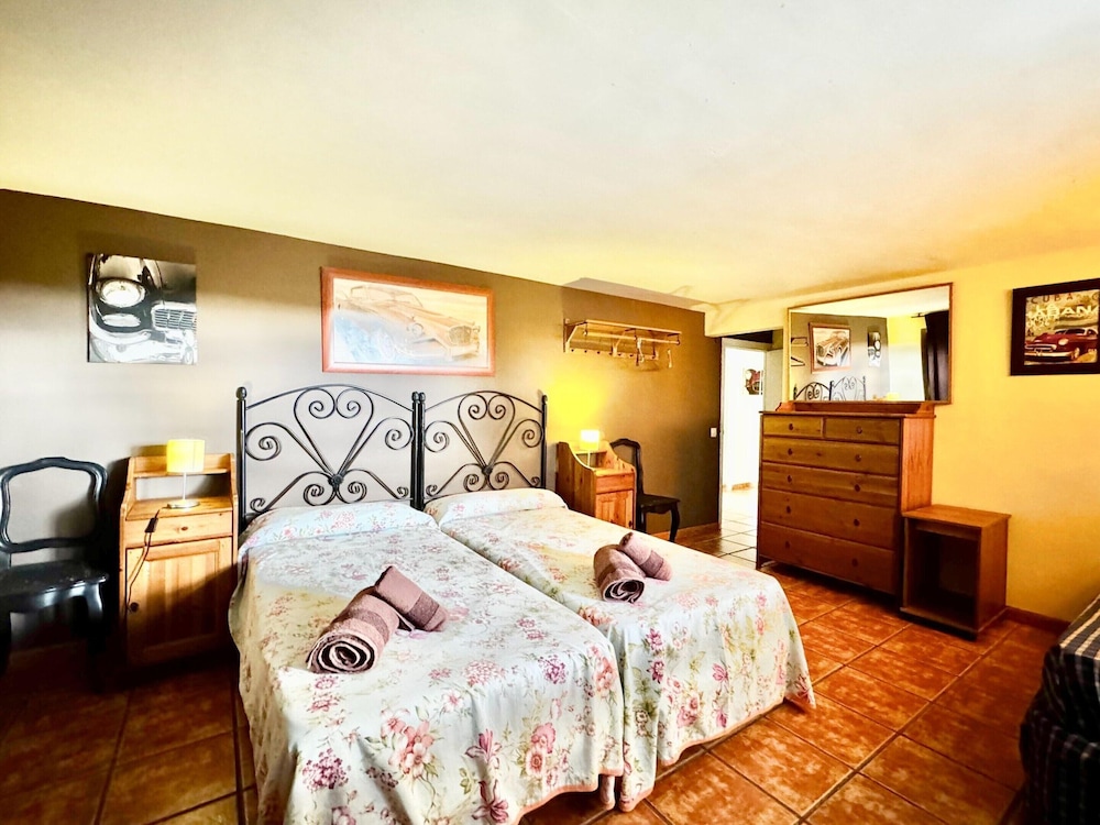 Rural Apartment With Direct Access to the Pool