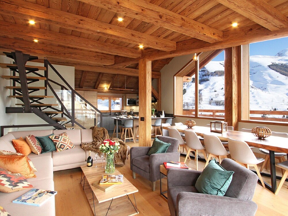 Chalet in Les Deux Alpes With Hot Tub