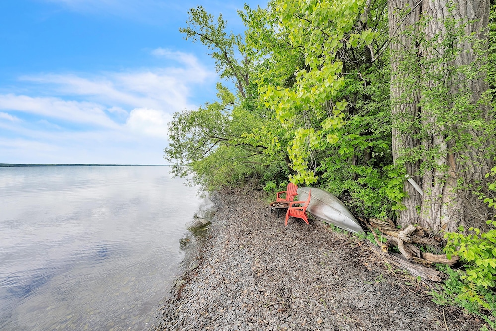 Peaceful Lakefront Getaway On Cayuga Lake 4 Bedroom Cottage