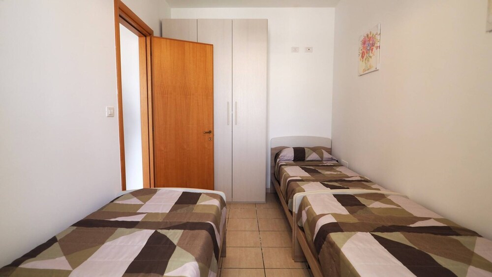 Garden Villa 2 Bedrooms by the sea 7 Sleeps
