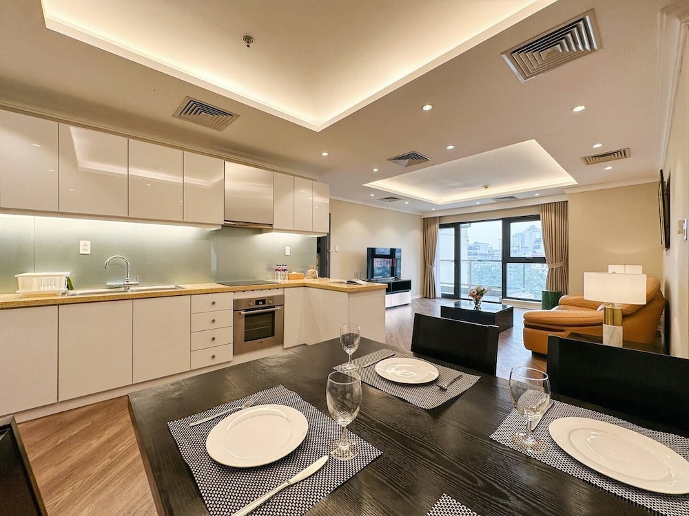 Skyline Tower - Service Apartments