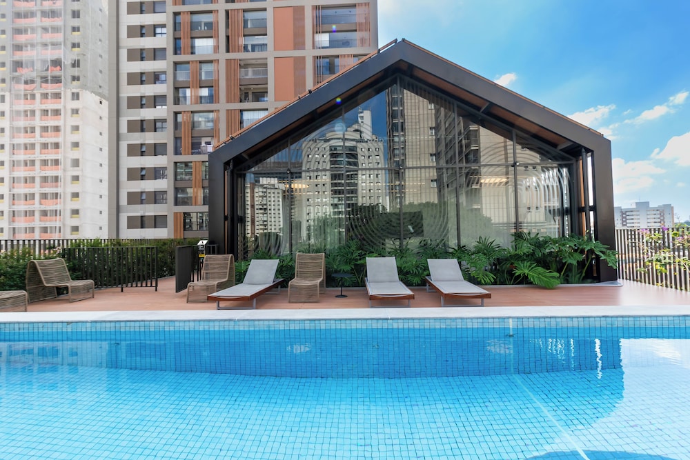 Ape C AR piscina e academia prox Allianz