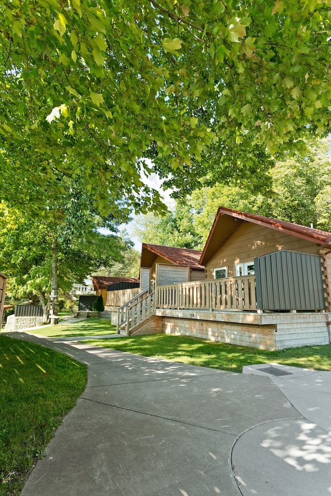Edinboro Lake Resort Cabins