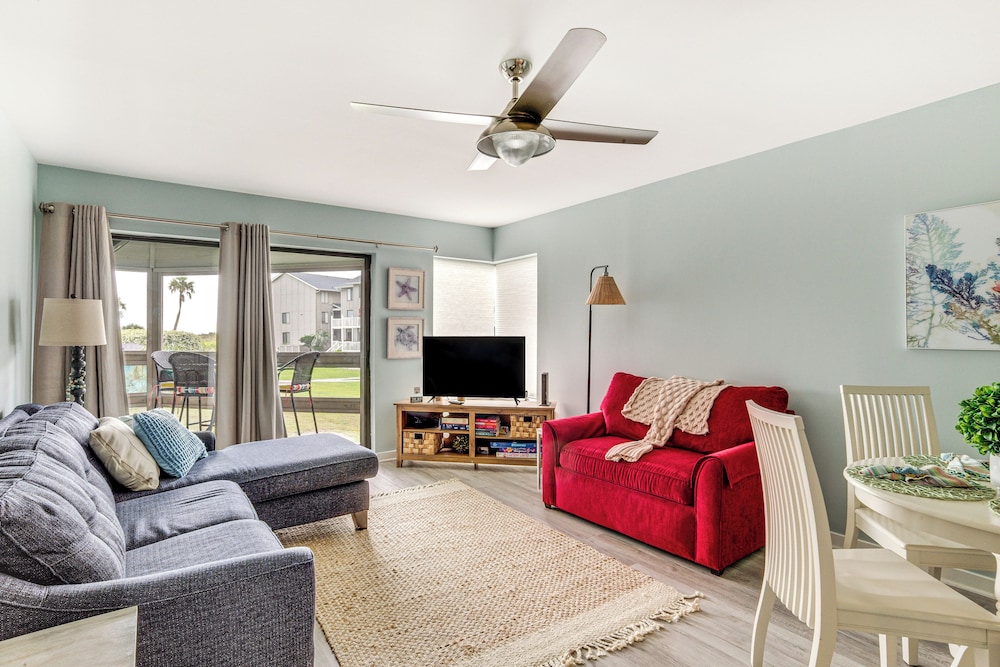 Oceanfront Condo in Harbor Island Community!