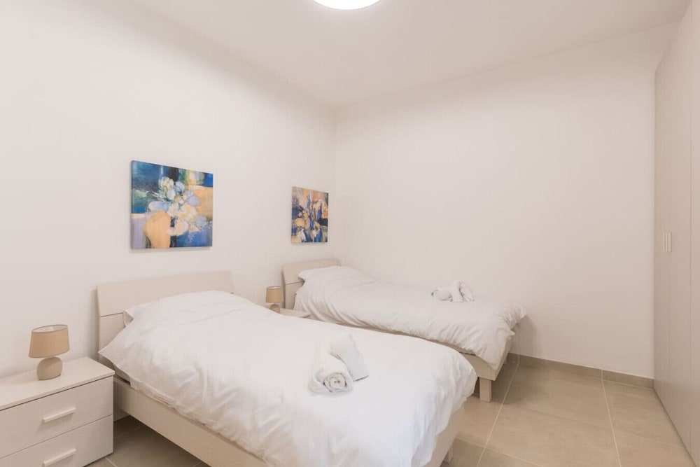Property With Pool Access - Xaghra Near Marsalforn