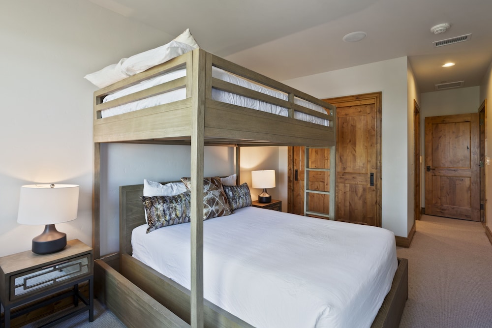 Shooting Star Lodge at Deer Valley Resort - Two Bedroom Residence #103 2 Condo