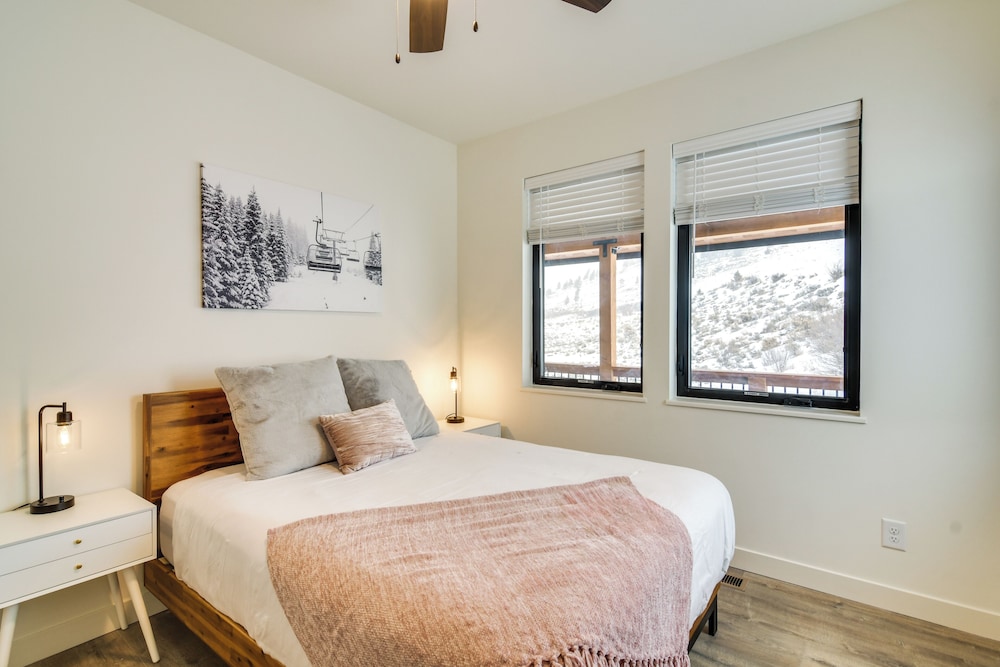 2 Mi to Granby Ranch: Home w/ Mountain-view Deck!