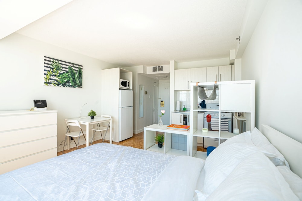 Elegant Studios and Apartments Montreal
