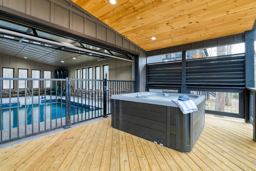 Indoor Pool Hot Tub Firepit Theater All-season Retreat Kings Crown by Avantstay