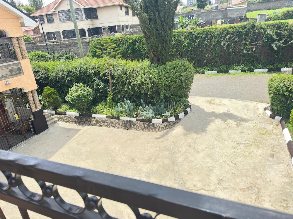 Lux Suites Lakeview Mansion Nakuru