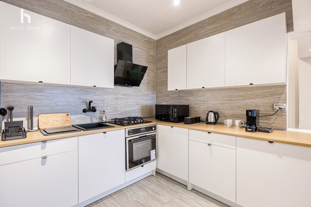 Grand Stay Apartment in Rehab City