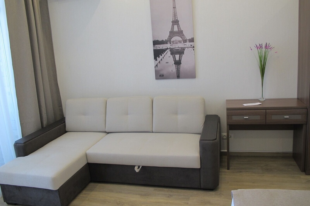 Apartment on Bulvar Nadezhd Apt.307 view 5