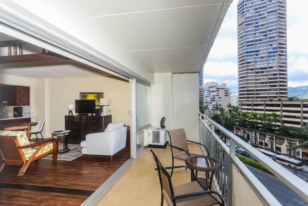 Ilikai Tower 1 Bedroom City View Condos with Private Lanai & Free Wifi! view 3