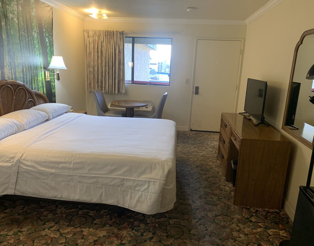 Grand Inn