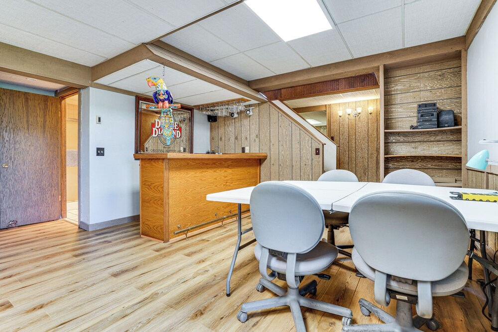 'love Lake Retreat w/ Hot Tub in New Richmond!