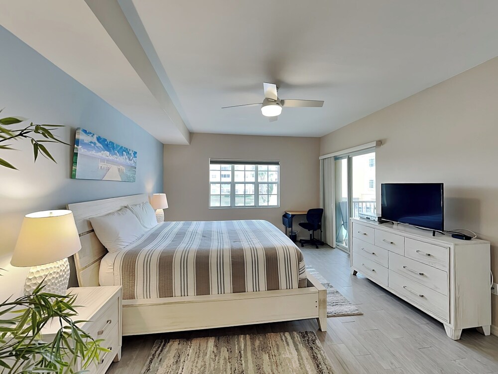 Bella Lago 324 by Distinctive Beach Rentals