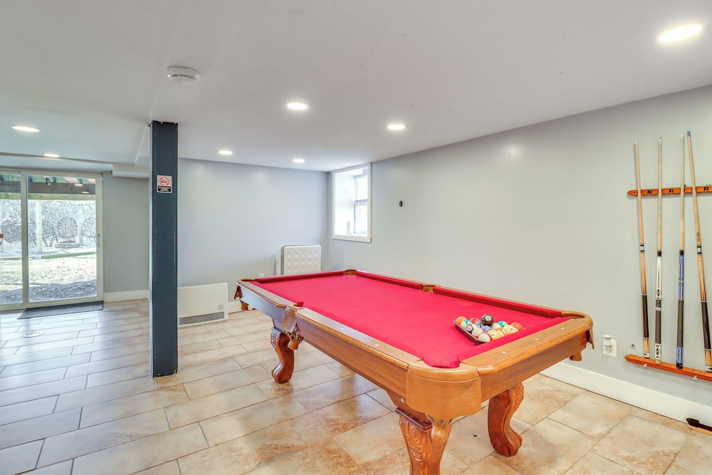 Fire Pit + Game Room: Spacious Poconos Retreat!