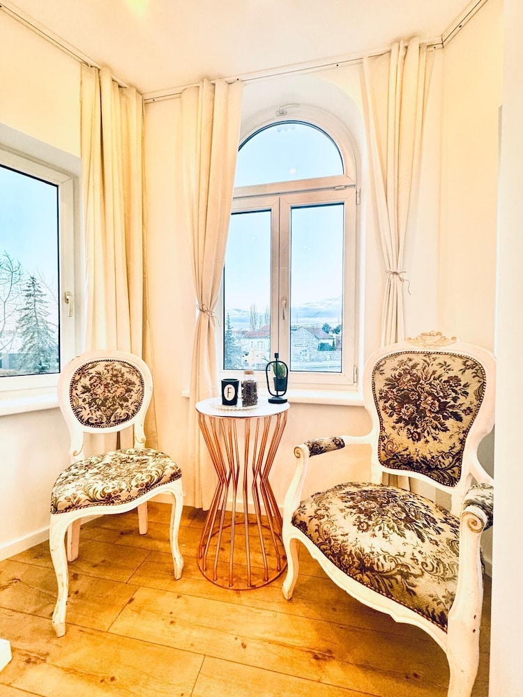 Spacious 3BR Near Kaufpark Alterlaa